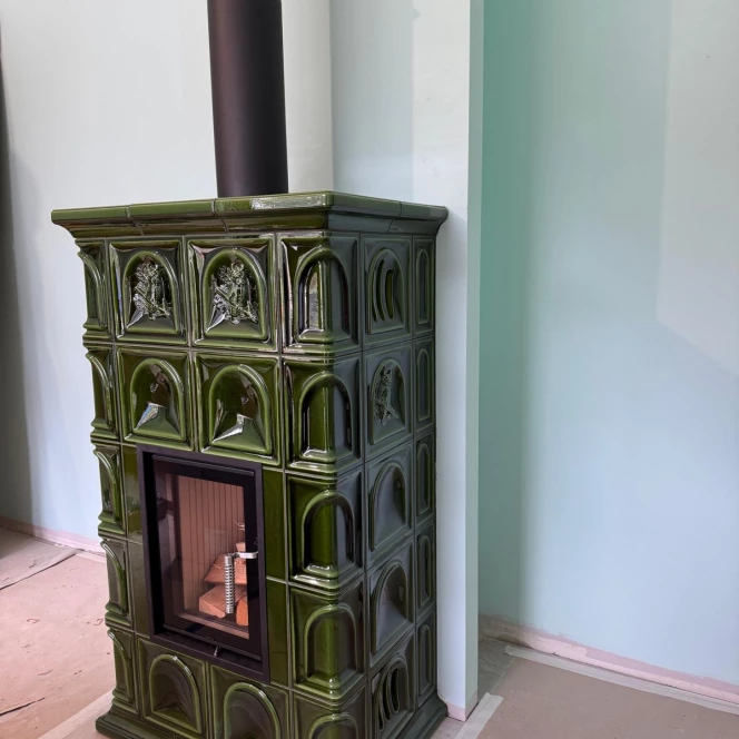 KOMINEK KAFLOWY w kolorze zielonym