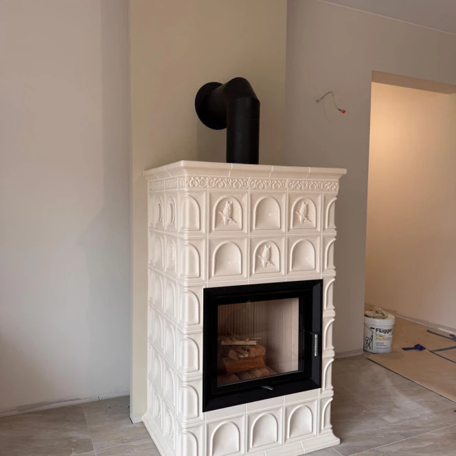 KOMINEK KAFLOWY w kolorze ECRU