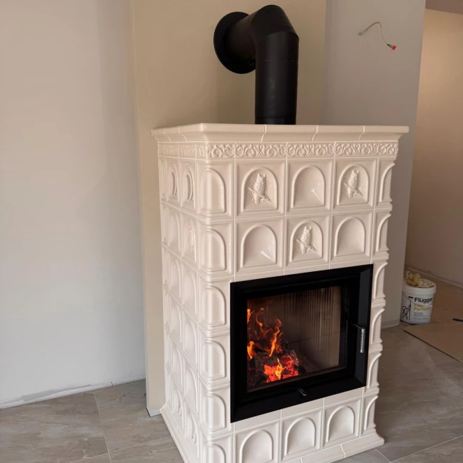 KOMINEK KAFLOWY w kolorze ECRU