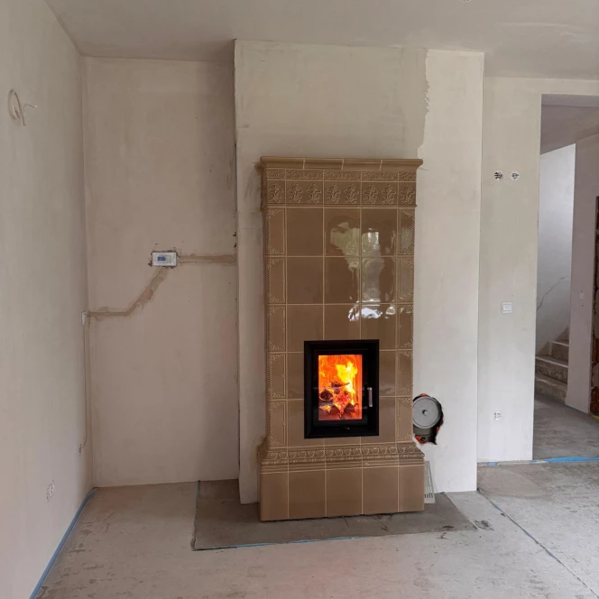 Piec Kaflowy w kolorze lnianym