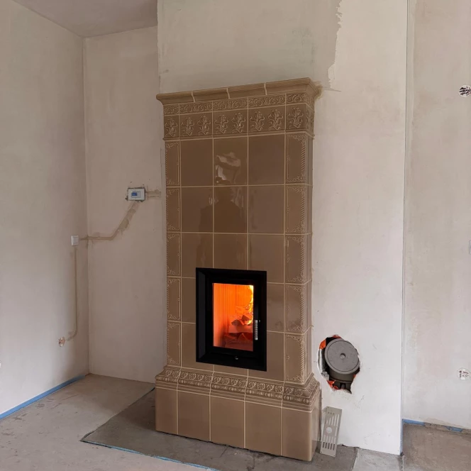 Piec Kaflowy w kolorze lnianym