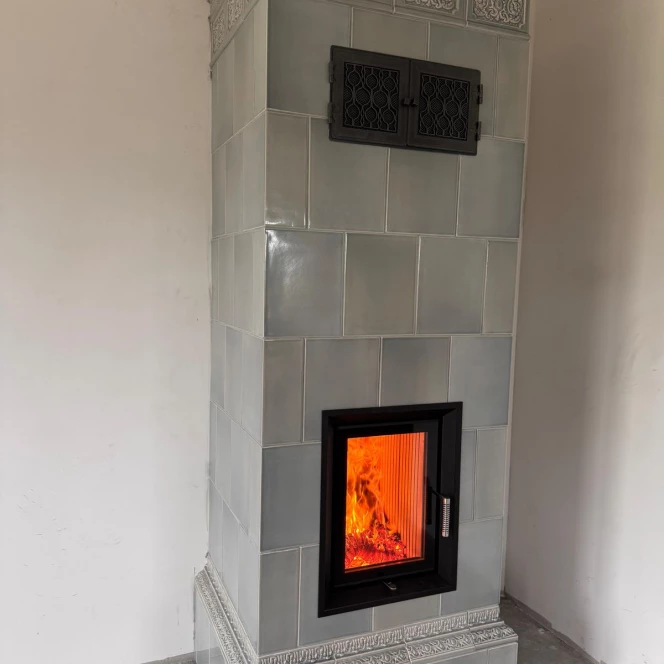 Piec kaflowy w kolorze Błękitno-Szary Gołąb