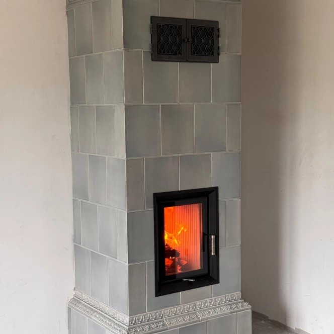 Piec kaflowy w kolorze Błękitno-Szary Gołąb