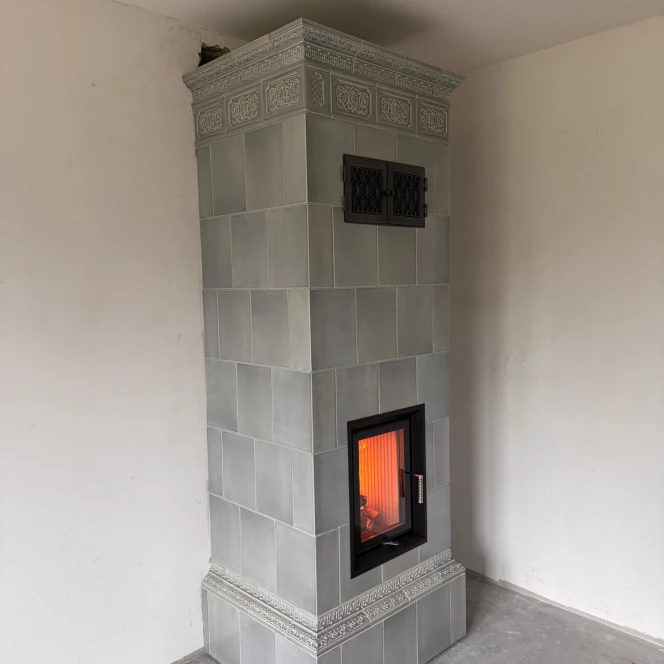 Piec kaflowy w kolorze Błękitno-Szary Gołąb