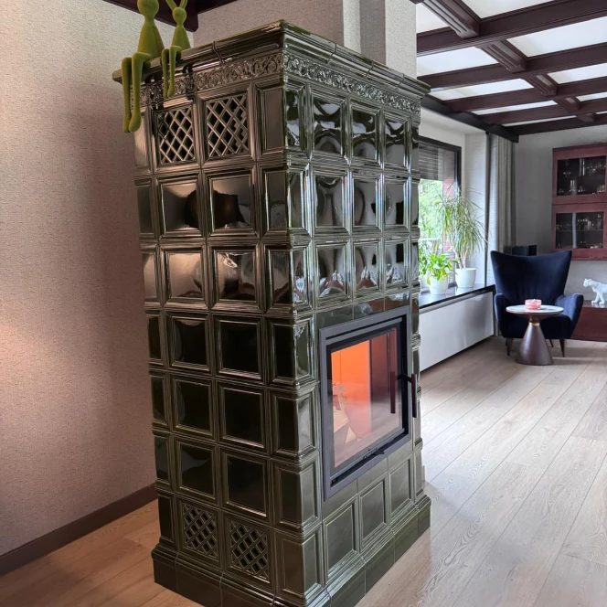 Kominek kaflowy - zieleń transparentna