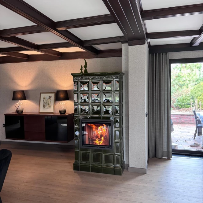 Kominek kaflowy - zieleń transparentna