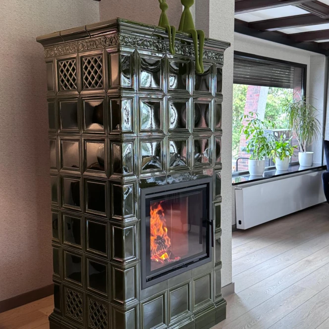 Kominek kaflowy - zieleń transparentna